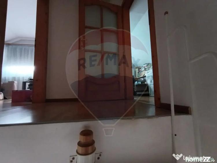 Casă cu 5 camere cu Teren 343 Mp în Central