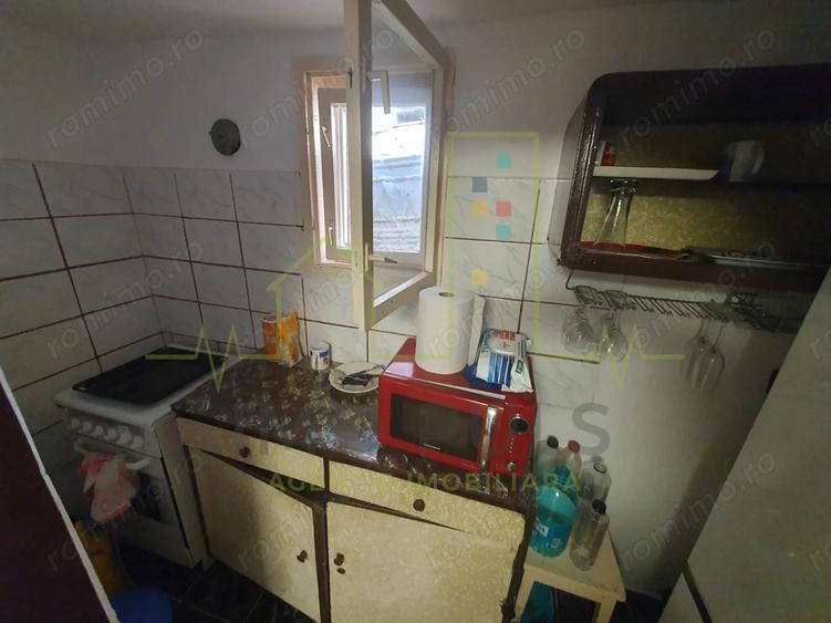 Casă cu 2 camere cu Teren 421 Mp în Plopi