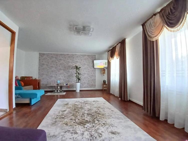 Casă cu Teren 769 Mp în Central