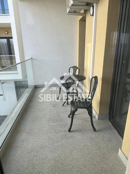Apartament cu 3 camere semidecomandat, mobilat în Turnișor