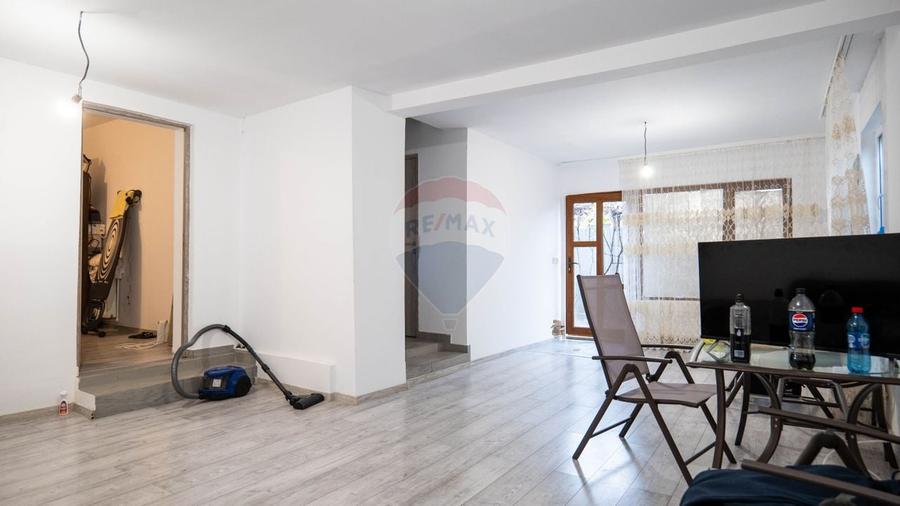 Casă cu 4 camere cu Teren 299 Mp în Periferie