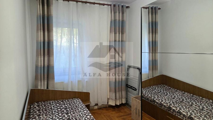 Apartament cu 3 camere decomandat, mobilat în Răcădău