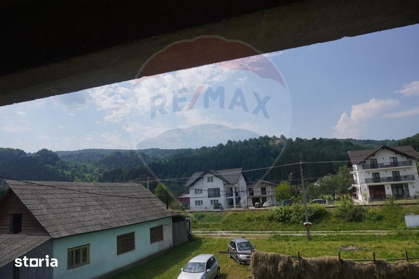 Casă cu 5 camere cu Teren 1640 Mp în Moisei