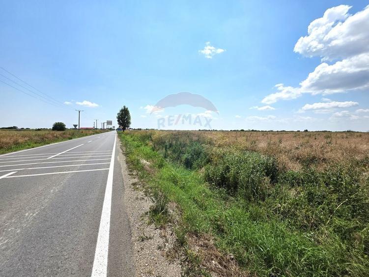 Teren de 2461 mp, în Scurtești