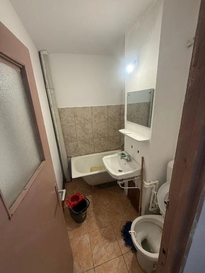 Garsonieră semidecomandată în Brazda lui Novac