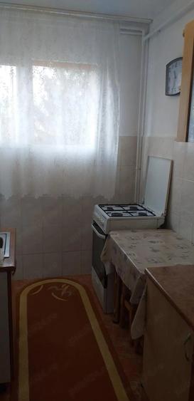 Apartament cu 2 camere nedecomandat în Calea București
