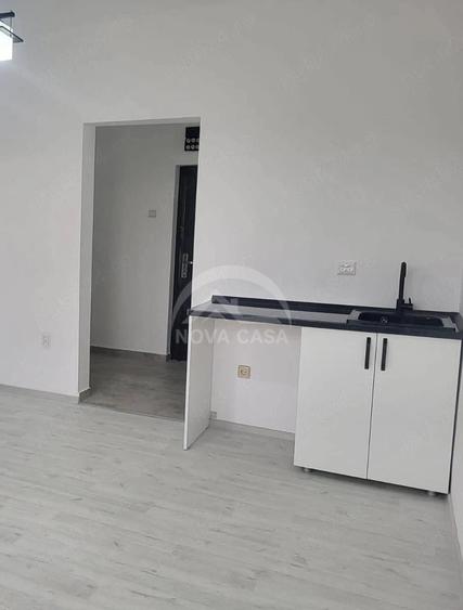 Garsonieră decomandată în Troianu