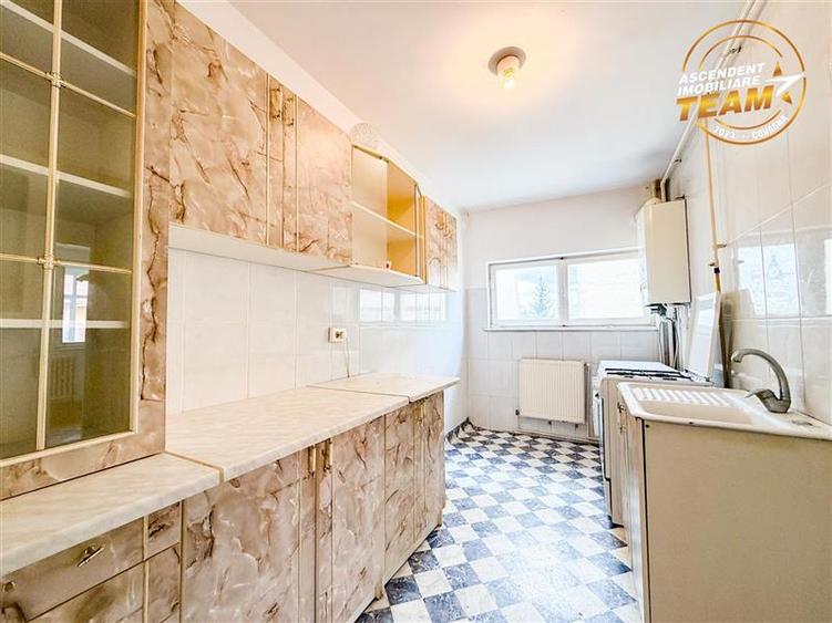 Apartament cu 2 camere nedecomandat, mobilat în Simeria