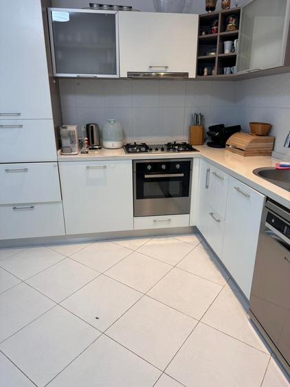 Apartament cu 3 camere, mobilat în Pipera