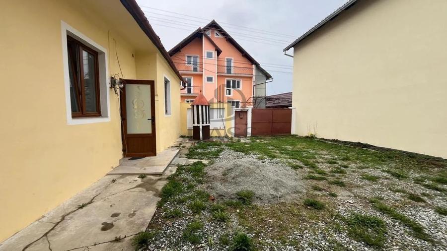 Casă individuală cu 2 camere cu Canalizare în Central