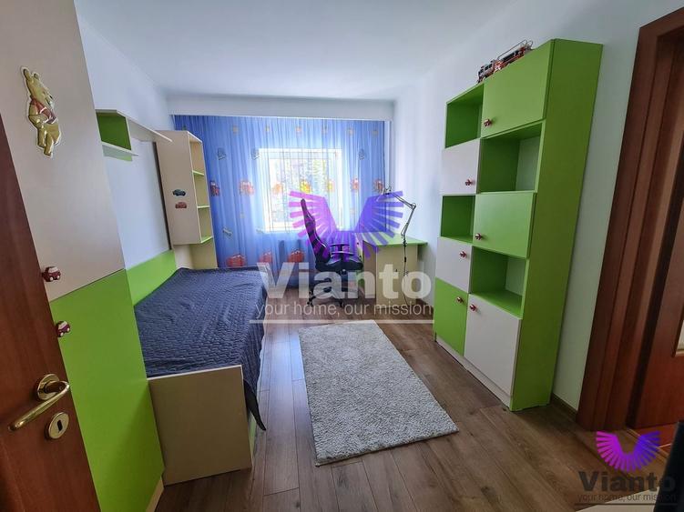 Apartament cu 3 camere decomandat, mobilat în Central