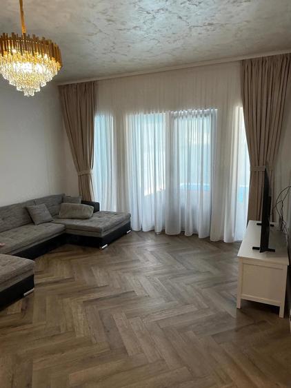 Casă cu 4 camere cu Teren 500 Mp în Central