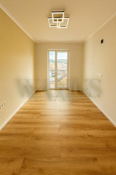 Apartament cu 3 camere semidecomandat, mobilat în Florești — fotografia 3