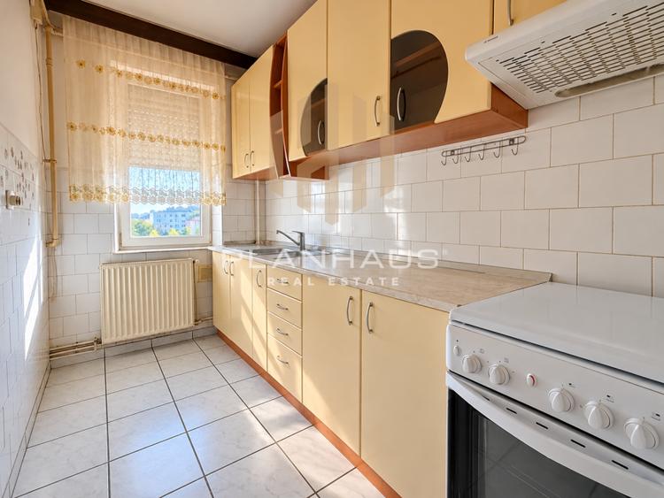 Apartament cu 3 camere semidecomandat în Central