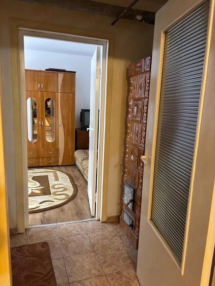 Apartament cu 2 camere semidecomandat, mobilat în Sud
