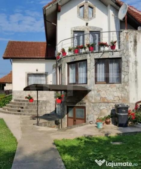 Casă cu 4 camere cu Teren 3300 Mp în Debarcader