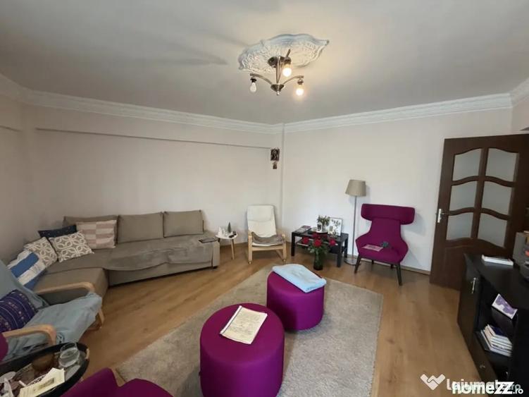 Apartament cu 4 camere decomandat în Herăstrău