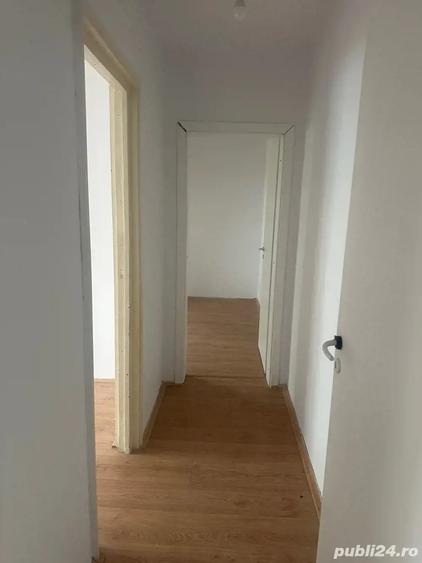Apartament cu 3 camere semidecomandat în Lugoj