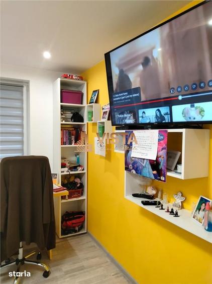 Casă cu 5 camere cu Teren 1000 Mp în Tractorul