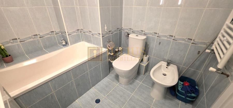 Apartament cu 3 camere decomandat, mobilat în Torontalului