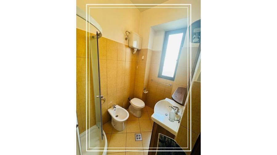Apartament cu 4 camere decomandat, mobilat în Central