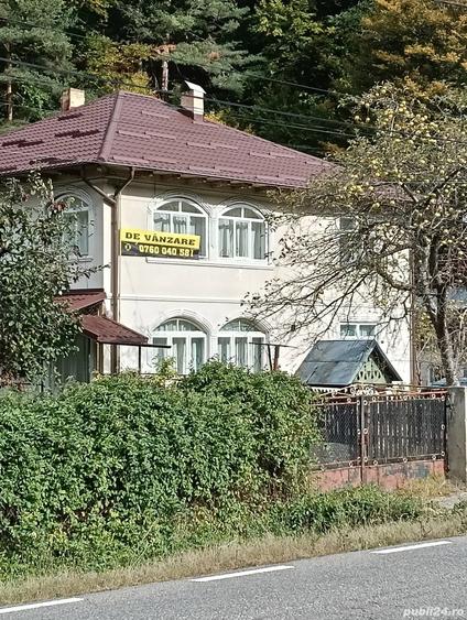 Casă cu 6 camere cu Teren 1100 Mp în Central