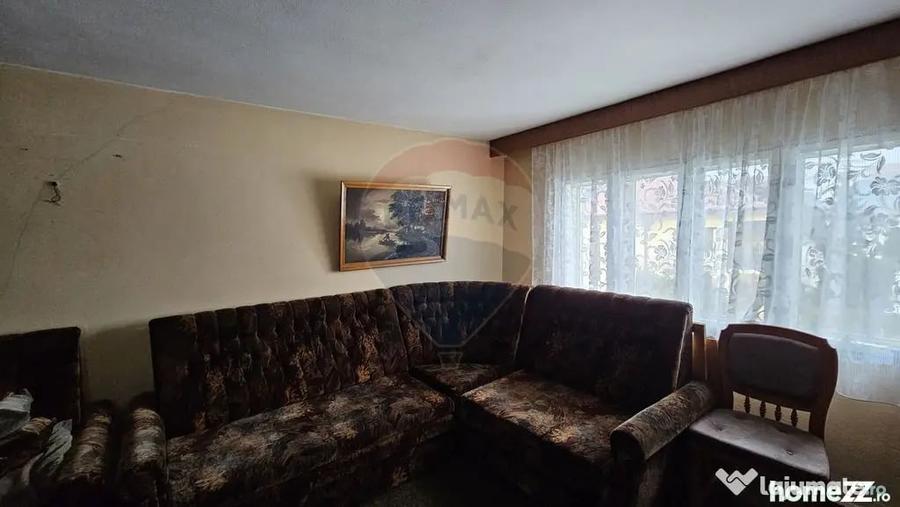 Casă cu 3 camere cu Teren 200 Mp în Central