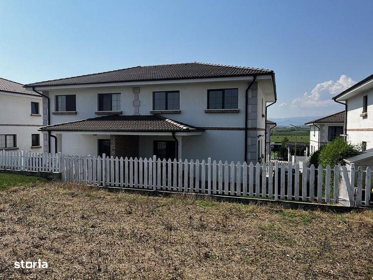 Casă cu 3 camere cu Teren 120 Mp în Șura Mică