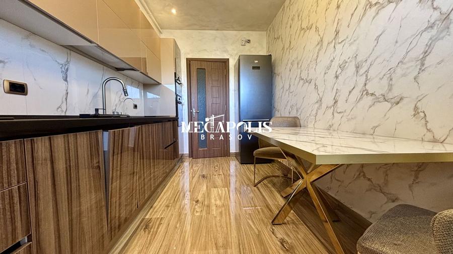 Apartament cu 2 camere decomandat în Tractorul