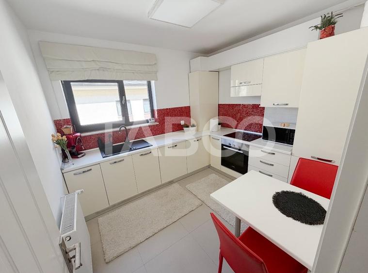 Apartament cu 2 camere decomandat, mobilat în Borhanci