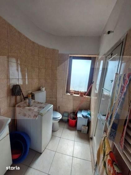 Casă cu 3 camere semidecomandat cu Teren 547 Mp în Grădiște