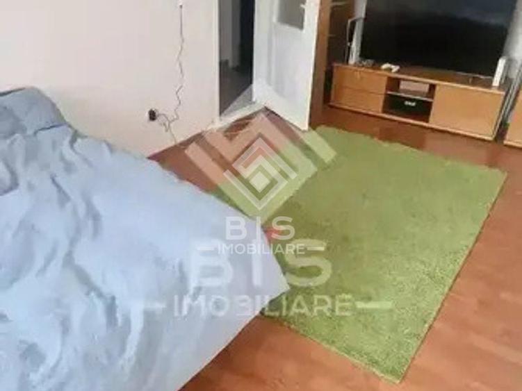 Garsonieră decomandată în Decebal
