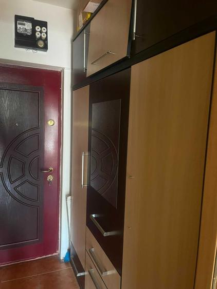 Apartament cu 2 camere semidecomandat în Berceni