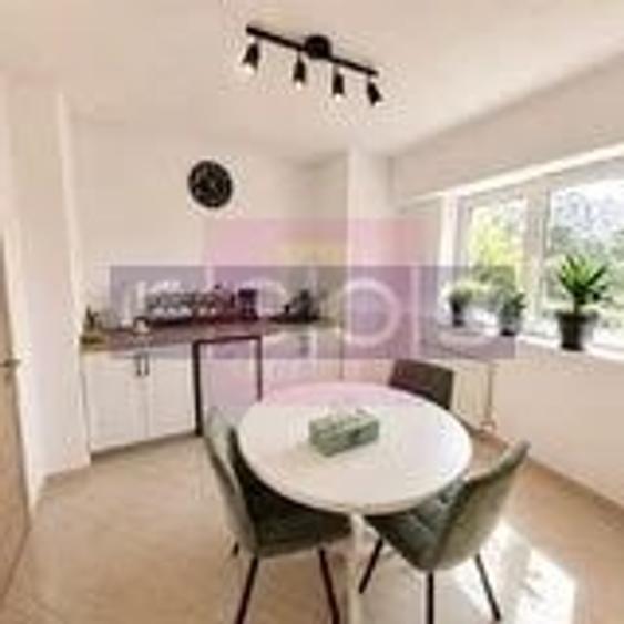 Apartament cu 4 camere decomandat, mobilat în Unirii