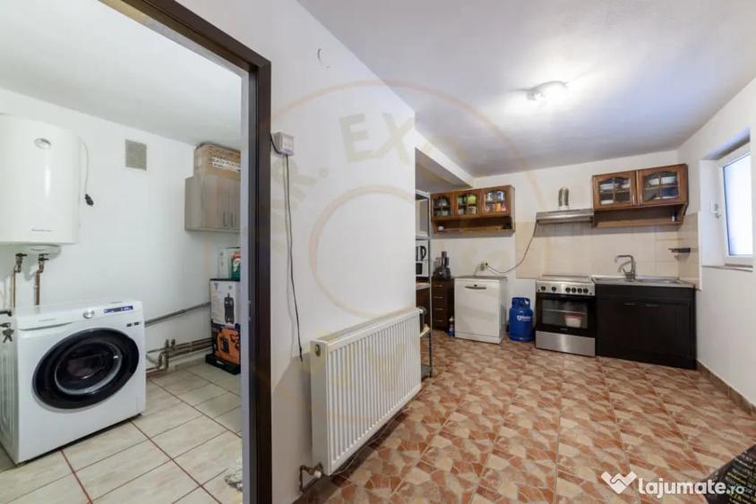 Casă cu 5 camere cu Teren 1044 Mp în Căteasca