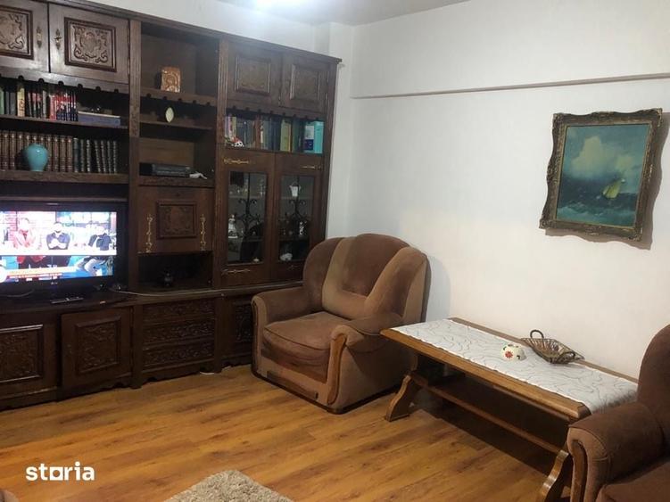 Apartament cu 2 camere decomandat în Calea București