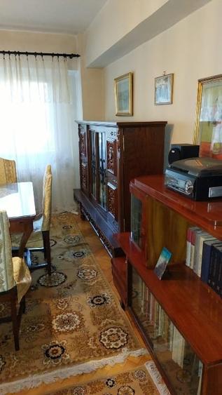 Apartament cu 3 camere decomandat, mobilat în Central
