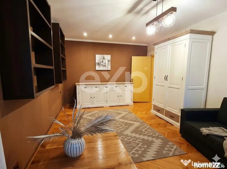 Apartament cu 4 camere decomandat în Florești