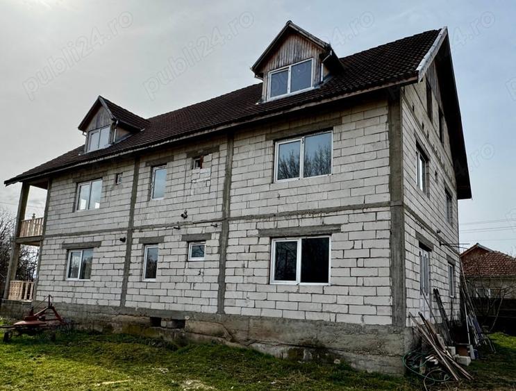 Casă cu 6 camere cu Teren 1022 Mp în Fărcădin