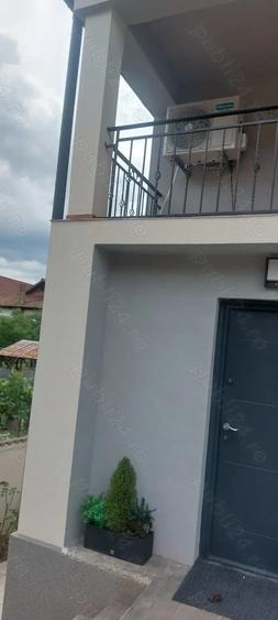 Casă cu 6 camere cu Teren 700 Mp în Aranghel