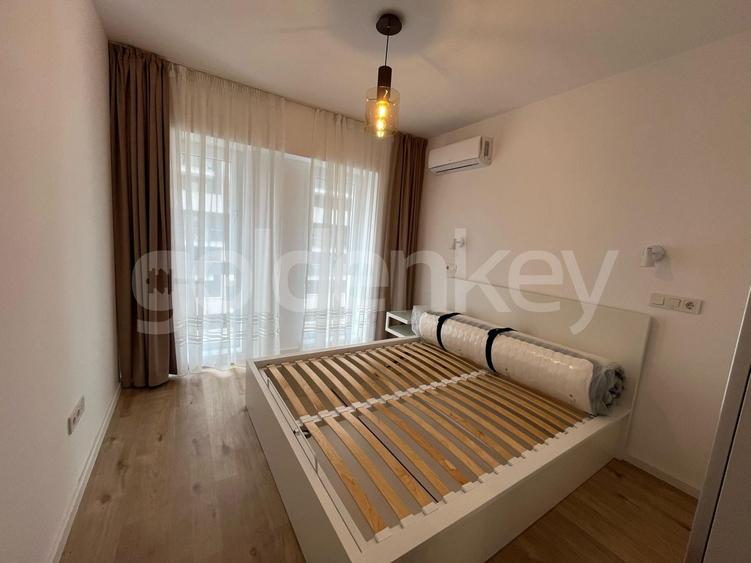 Apartament cu 3 camere semidecomandat, mobilat în Barbu Văcărescu