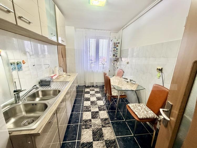 Apartament cu 3 camere decomandat, mobilat în Cugir