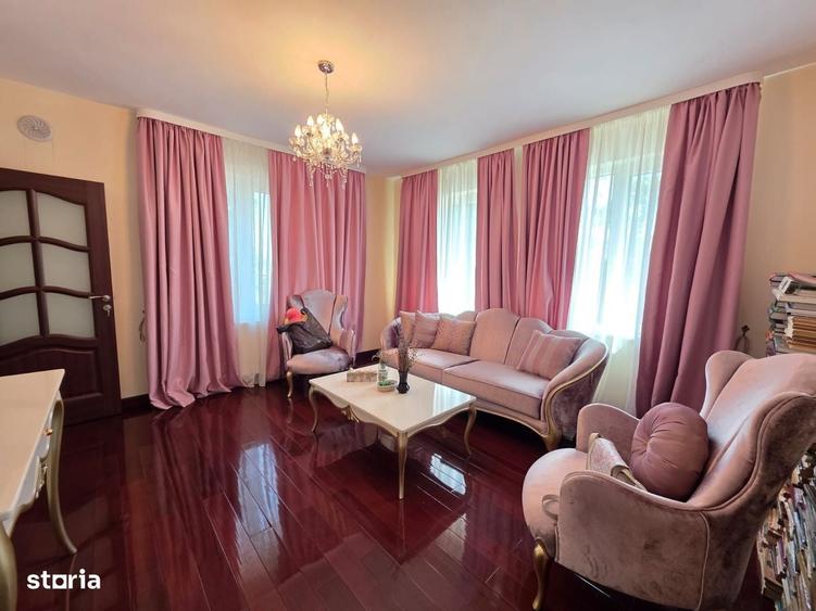 Casă cu 4 camere în Central