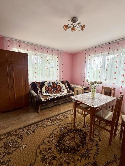 Casă cu 4 camere decomandat în Central