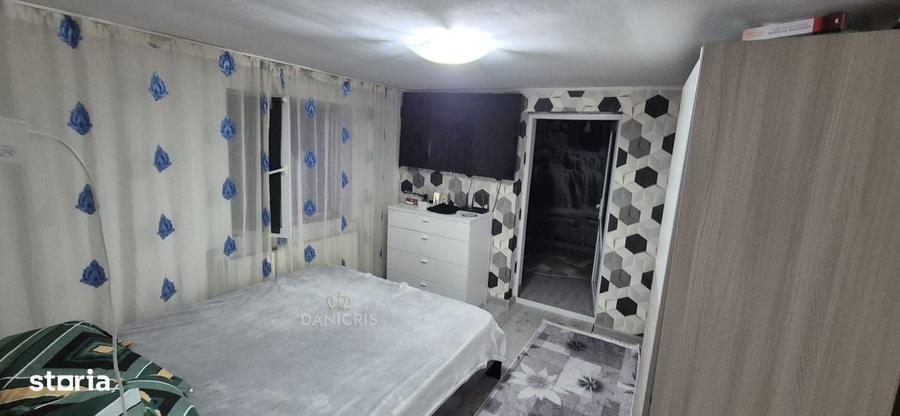 Casă cu 4 camere în Palas