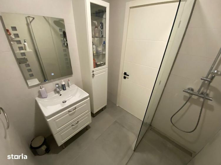 Apartament cu 3 camere decomandat în Banu Manta