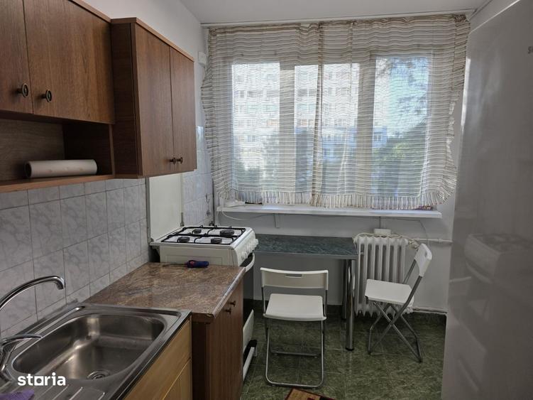 Apartament cu 2 camere semidecomandat în Baba Novac