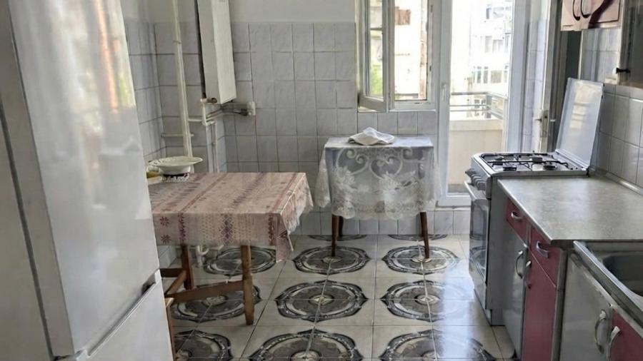 Apartament cu 3 camere decomandat în Nerva Traian
