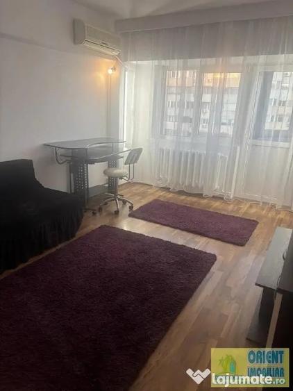Apartament cu 2 camere decomandat în Trocadero
