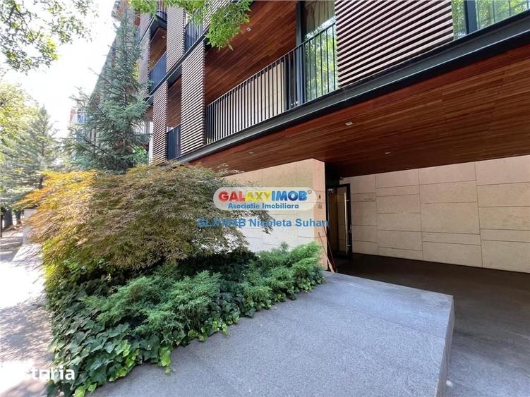 Apartament cu 5 camere decomandat în Primăverii